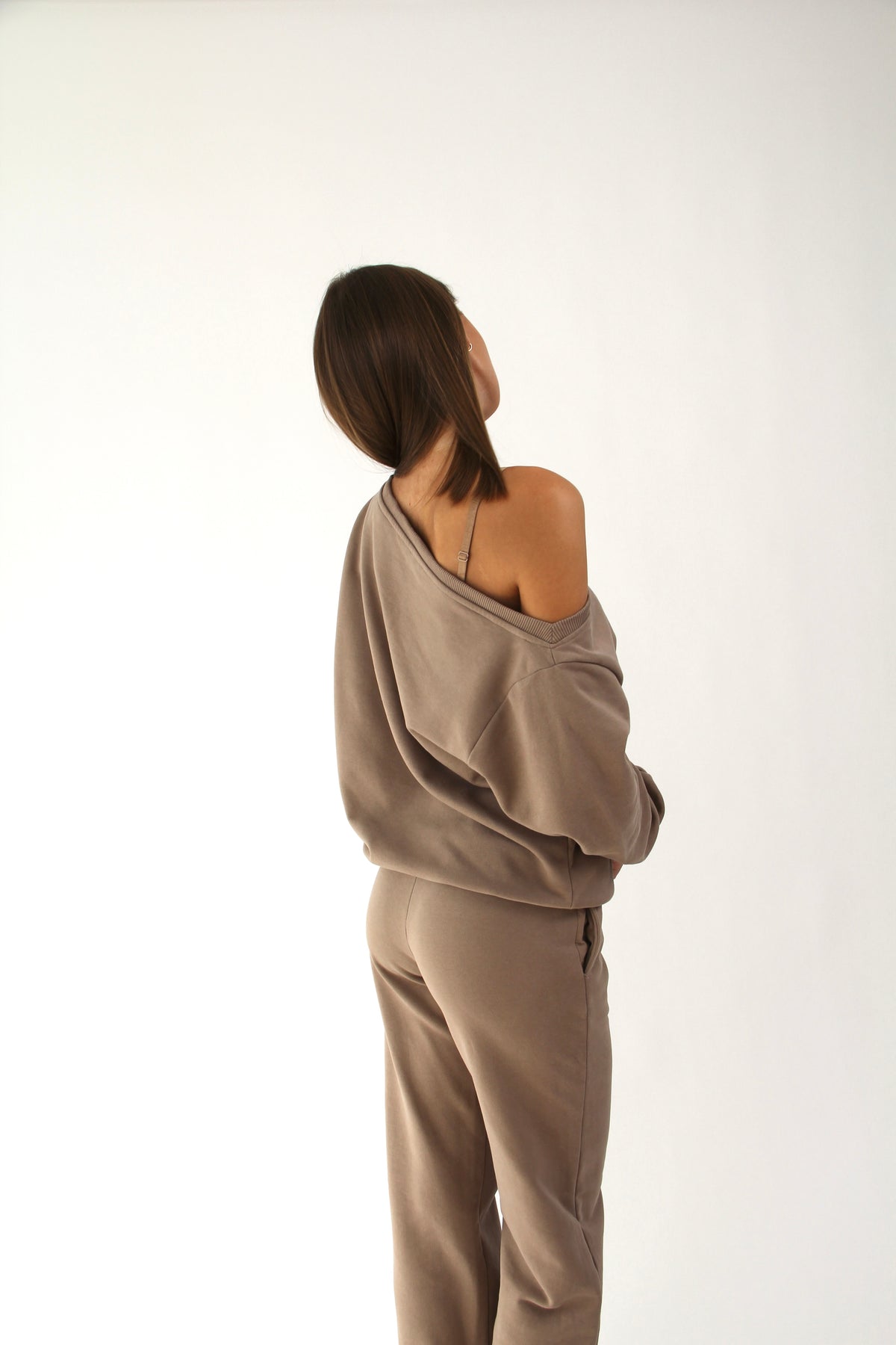EVERYDAY OFF SHOULDER TOP NOUGAT